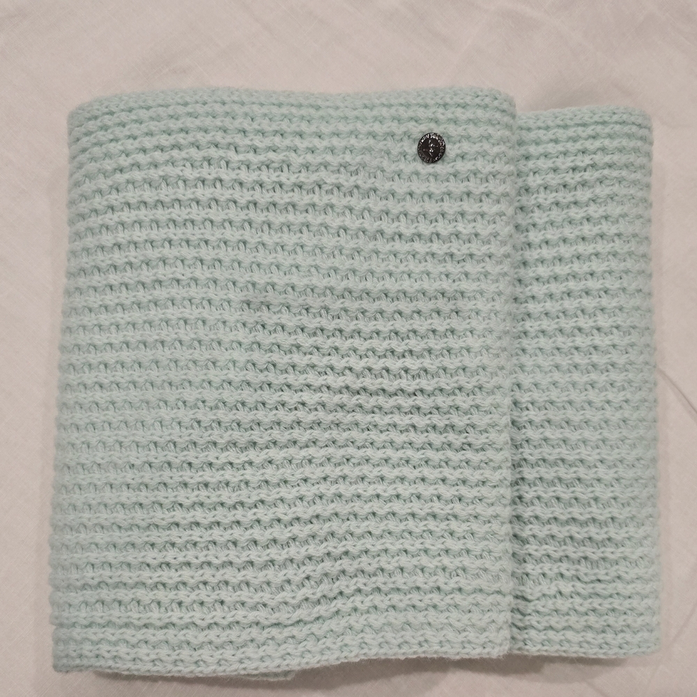 BCBG Light Green Knit Waffle Scarf Multi Use Headcover Infinity COZY Thick - Picture 2 of 5